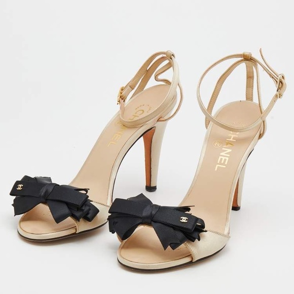 Chanel Satin Sandal CC bows - Picture 1 of 4